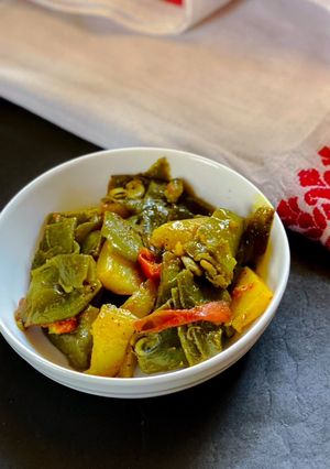 A picture of Sheem Aloo Chorchori.