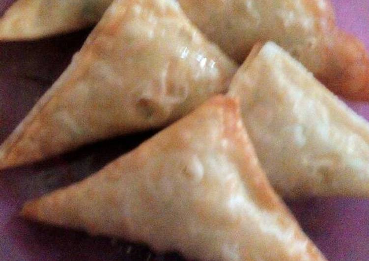 Bagaimana Menyiapkan Samosa Sosis Anti Gagal