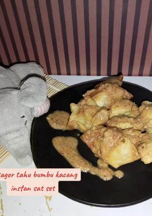 Foto resep Batagor tahu dengan bumbu kacang instan sat set