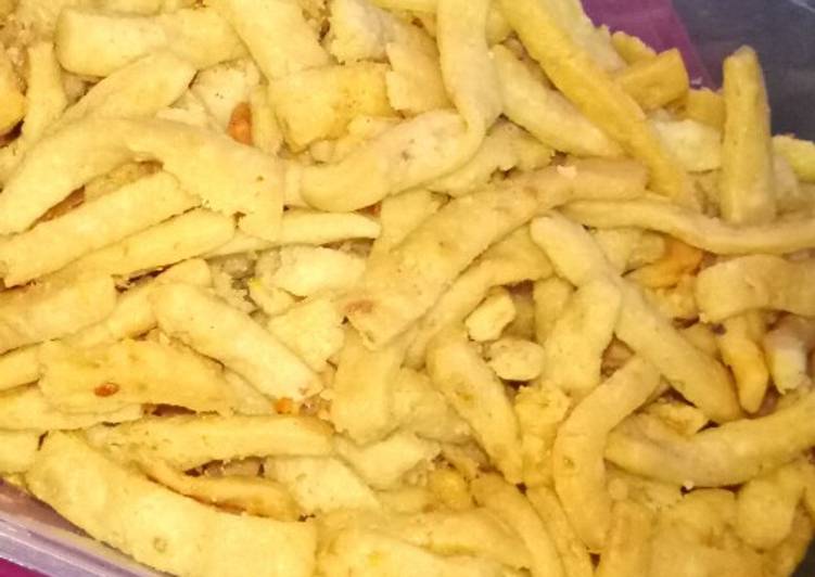 Bagaimana Membuat Stick bawang crunchy, Bisa Manjain Lidah