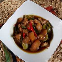 A picture of Oseng Kikil.