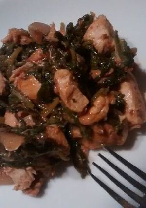 A picture of Spinach chicken stir fry.