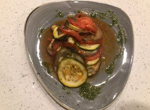 Una foto de Confit byaldi o Ratatouille... 🐭🇫🇷