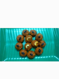 மோதி லட்டு(mothichoor laddu recipe in tamil) செய்முறை முக்கிய புகைப்படம்