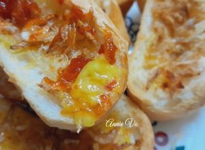 Hình của món Bánh mì nướng bơ và con ruốc.