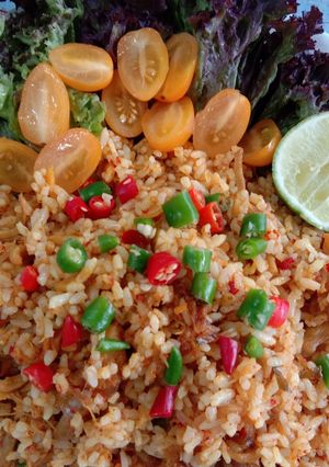 Foto resep Nasi goreng ayam suwir woku
