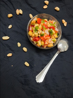 પિનટ સલાડ (Peanut salad recipe in Gujarati) રેસીપી મુખ્ય ફોટો