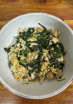 รูปของ ผักโขมผัดไข่