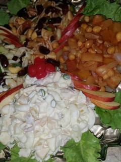 A picture of Wedding style salad platter.