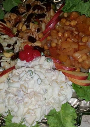A picture of Wedding style salad platter.