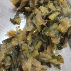 A picture of Grated Radish and leaves vegetable.