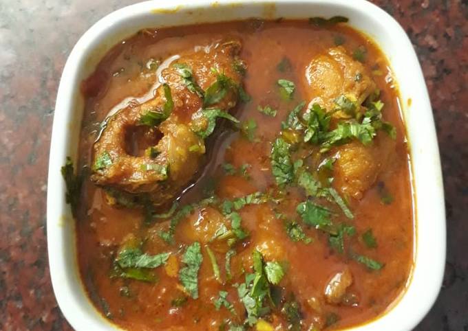 Shol fish curry (shol kaliya)