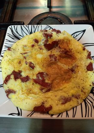 صورة لوصفة قرص بيض بالبسطرمه 🍳🥓