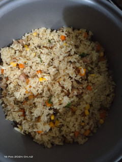 Foto resep Nasi Mentega Bawang Putih (Garlic Butter Rice) rice cooker