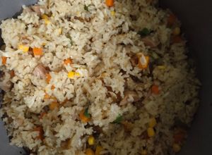 Foto resep Nasi Mentega Bawang Putih (Garlic Butter Rice) rice cooker