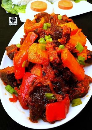 A picture of Meat stir-fry veggies sauce.