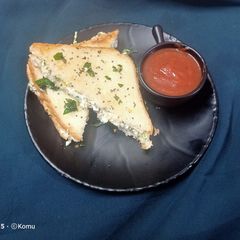 A picture of Tadka sandwich.