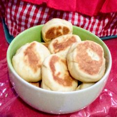 A picture of Mung Beans Bakpia Pan Bread.
