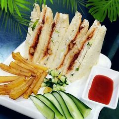 A picture of BBQ club sandwich.