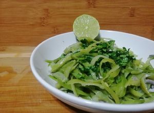 Una foto de Ensalada de porotos verdes y cilantro