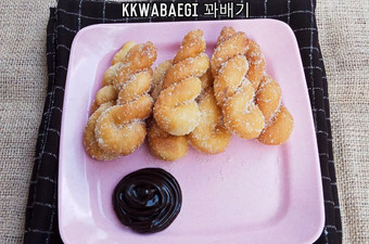 Cara Gampang Membuat Kkwabaegi/ korean twisted donut/ donat kepang, Lezat Sekali