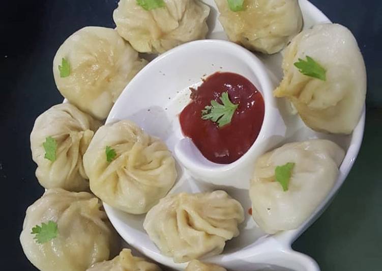 Chicken dumplings (momos)�?�