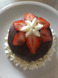 Una foto de Bombón de frutilla, chocolate y menta