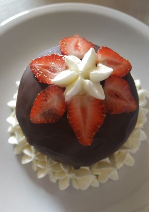Una foto de Bombón de frutilla, chocolate y menta