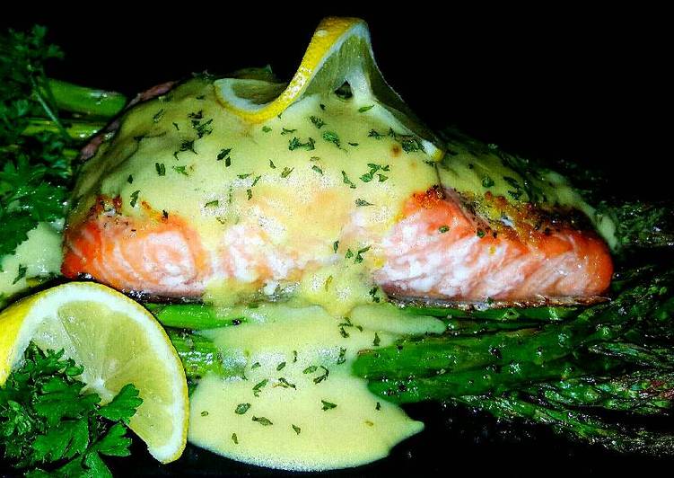 Easiest Way to Mike&#39;s EZ Baked Salmon &amp; Asparagus W/ Hollandaise