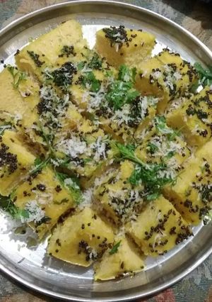 A picture of Khaman / Dhokla.