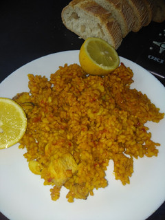 Una foto de Paella con marisco