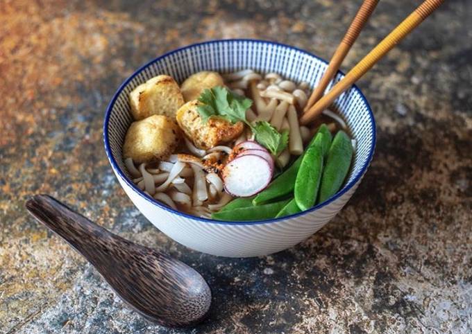 Recipe of Homemade Rice noodles with crispy tofu, Enoki mushroom
vegetable broth