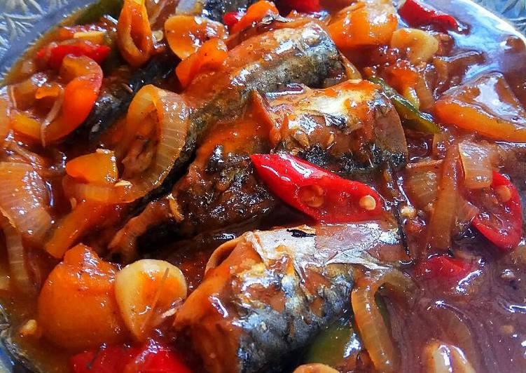 Resep Ikan Salem Masak Bumbu Sarden Pedas Oleh Viana Rheinata Cookpad