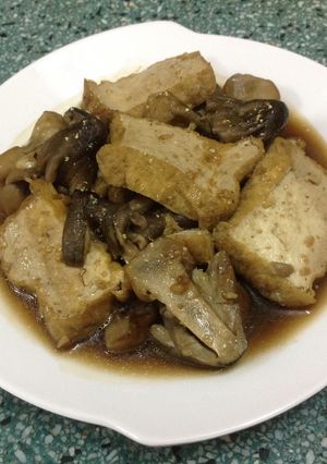 Hình của món Tàu hủ, nấm kho tiêu.