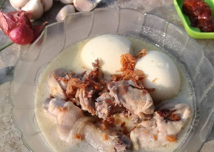 Opor Ayam Telur