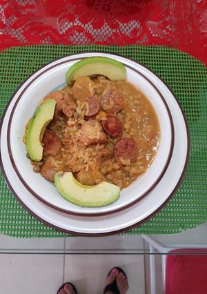 Una foto de Chambre de guandule con coco 🥥🥥🇩🇴🇩🇴🍴🥑🥑