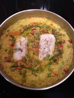Una foto de Arroz con verduras y pescado