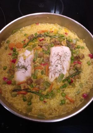 Una foto de Arroz con verduras y pescado