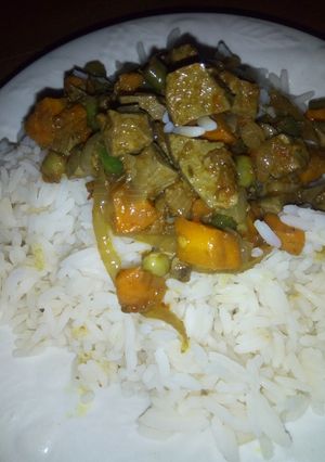 A picture of Rice and liver veggie sauce.