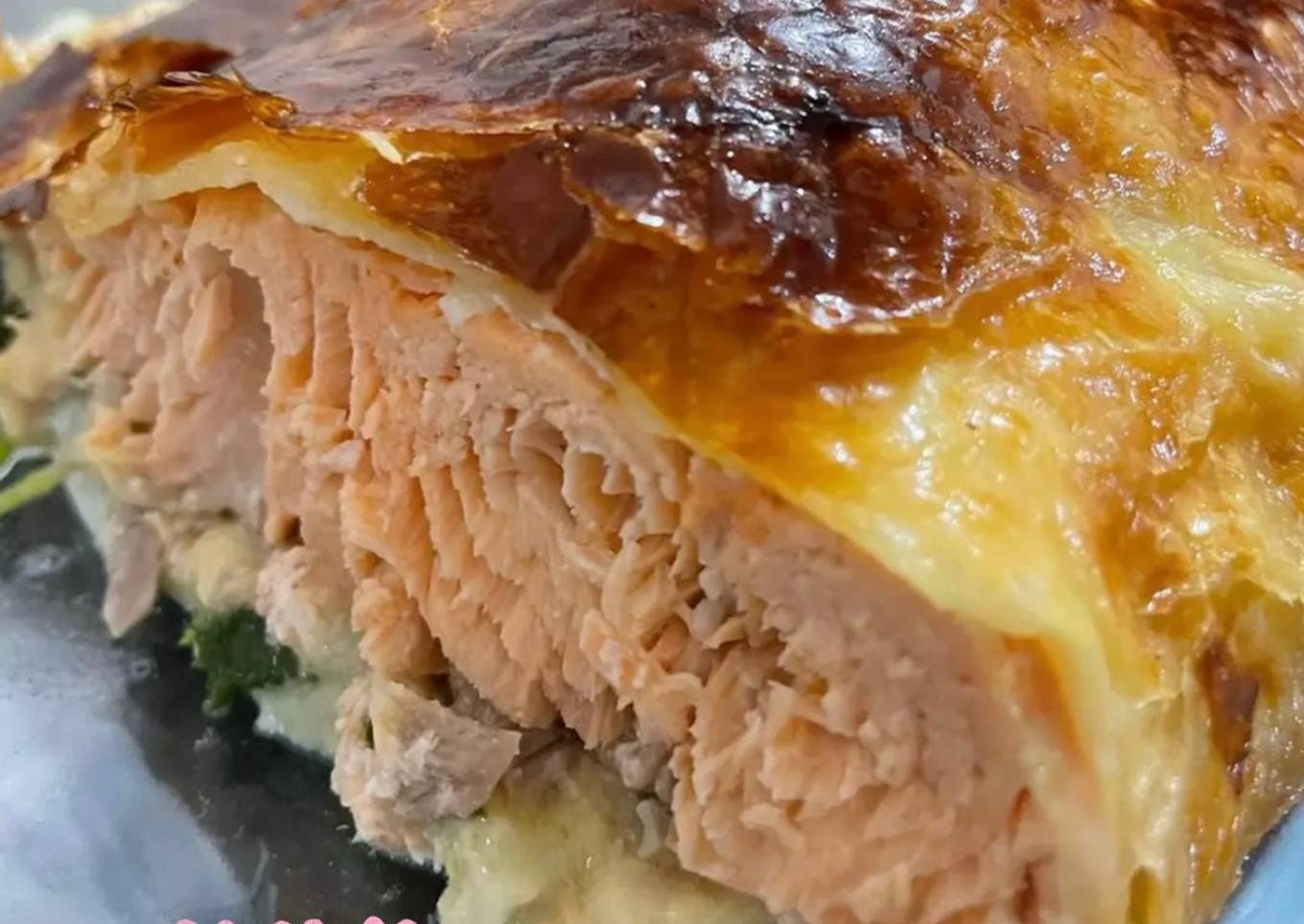 Crusted Salmon With Spinach (saumon en croûte aux épinards)
