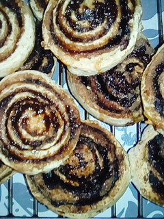 Una foto de Rollitos de canela y azúcar negra express y veganos ✨❤