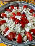Salade de concombres et tomates au labneh, menthe et feta