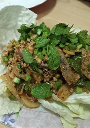 รูปของ ลาบหมู ใส่ตับ ใส่หนังหมู