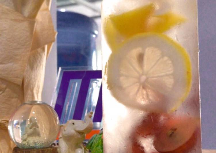 Langkah Mudah untuk Mengolah Infused water lemon + anggur yang Bisa Manjain Lidah