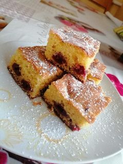 Meggyes piskóta recept fotója