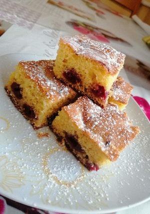 Meggyes piskóta recept fotója