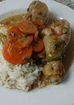 Una foto de Patas de pollo salteadas con soja y miel