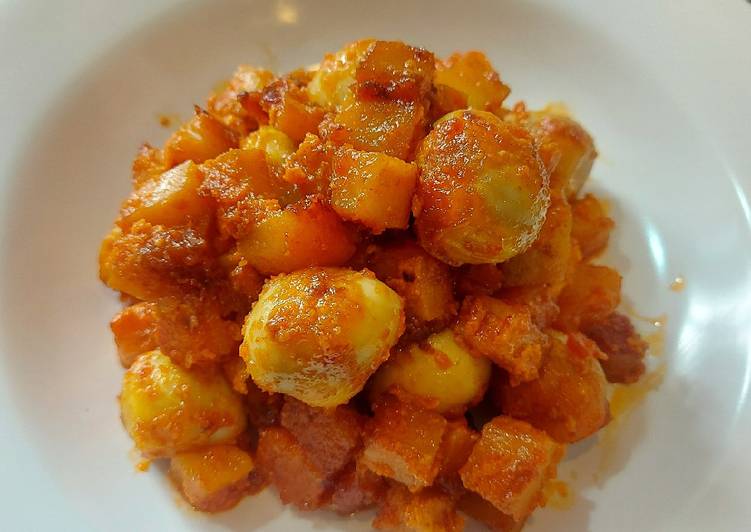 Sambel goreng kentang telur puyuh🥔🥚