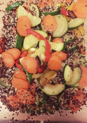 Vegán quinoa saláta grill zöldséggel (gluténmentes) recept fotója