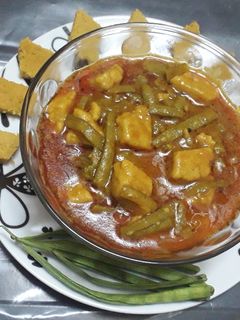 ગુવાર ઢોકળી શાક (Guvar Dhokli Shak Recipe In Gujarati) રેસીપી મુખ્ય ફોટો